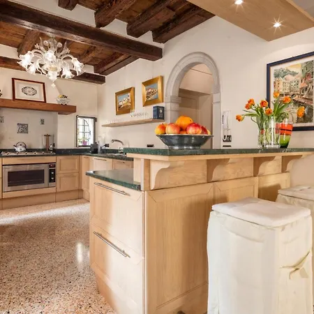 Garden Mansion With Private Mooring R&r