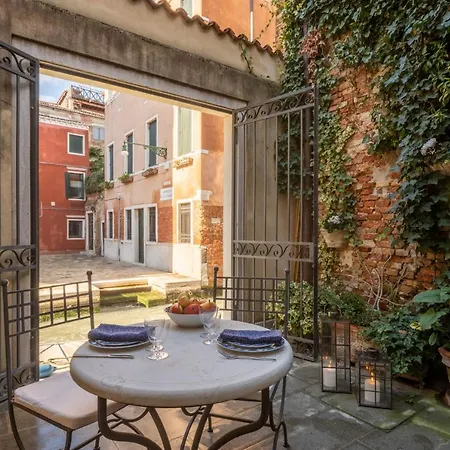 Apartment Garden Mansion With Private Mooring R&r