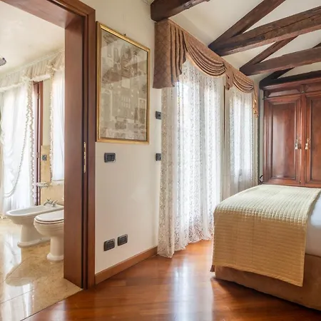 Garden Mansion With Private Mooring R&r