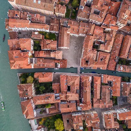 Apartment Garden Mansion With Private Mooring R&r Venice