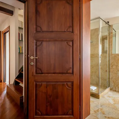 Garden Mansion With Private Mooring R&r Apartment Venice