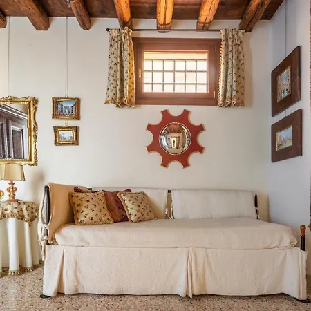 Garden Mansion With Private Mooring R&r Venice