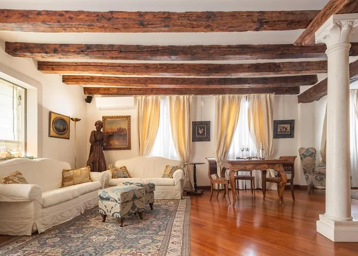 Garden Mansion With Private Mooring R&r Appartement Venise