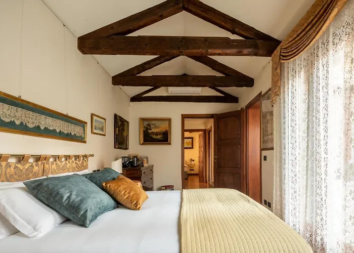 Garden Mansion With Private Mooring R&r Appartement Venise