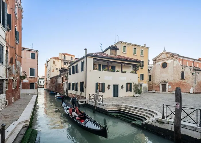 Garden Mansion With Private Mooring R&r * Venise